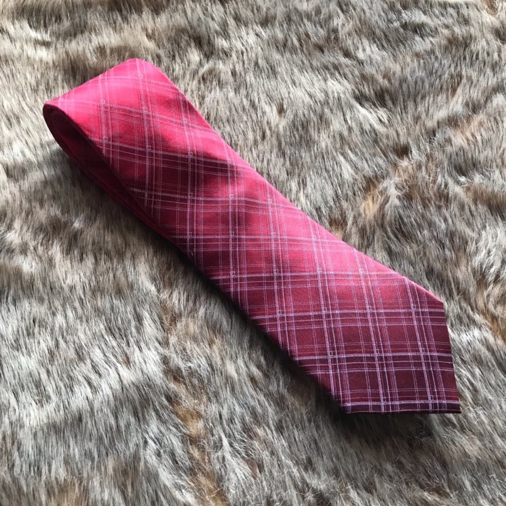 Crimson Ombré Necktie | Marc Anthony